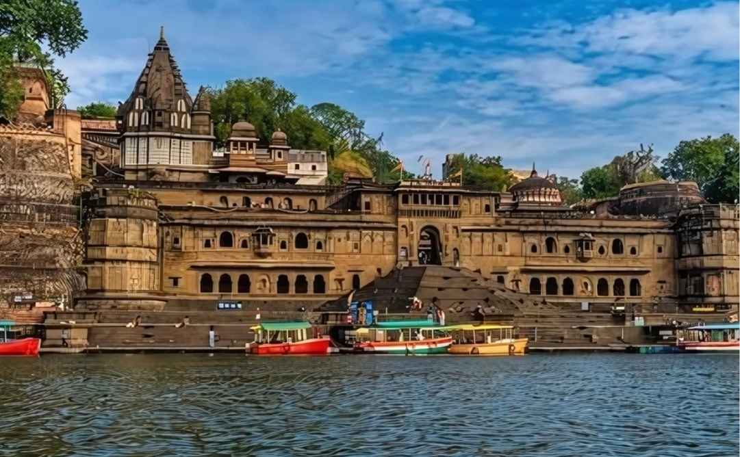 Indore to Maheshwar